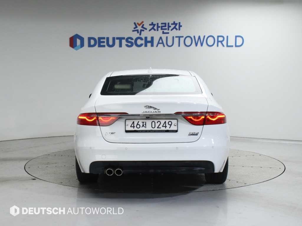 재규어 XF XF(X260) 2.0D 프레스티지 AWD 이미지 4