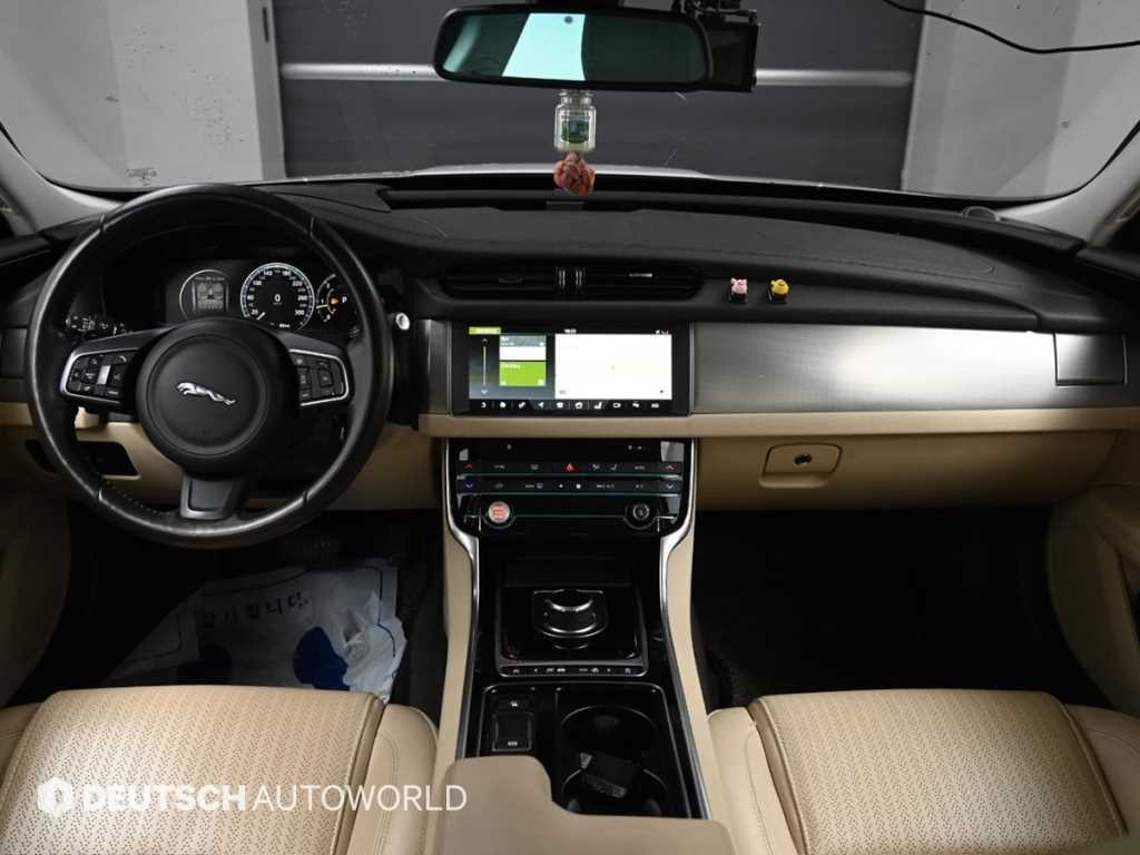 재규어 XF XF(X260) 2.0D 프레스티지 AWD 이미지 7