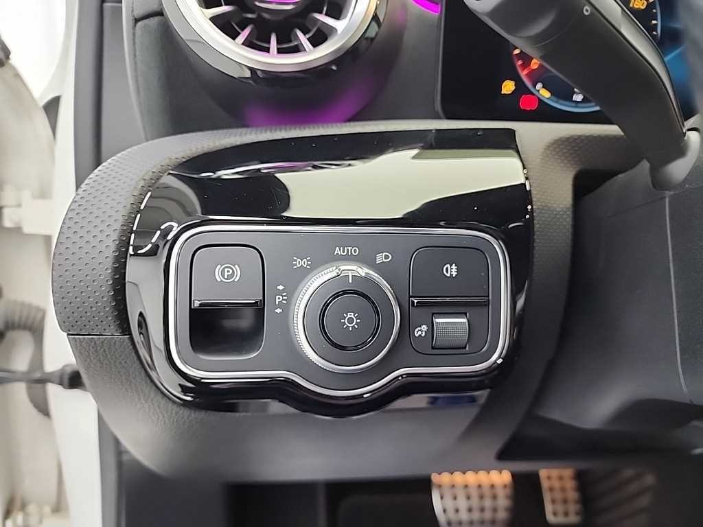 벤츠 A 클래스 A클래스 W177 A220 세단 이미지 18