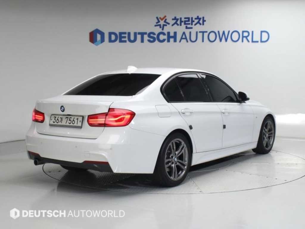 BMW 3시리즈 3시리즈 (F30) 320i M 스포츠 이미지 2