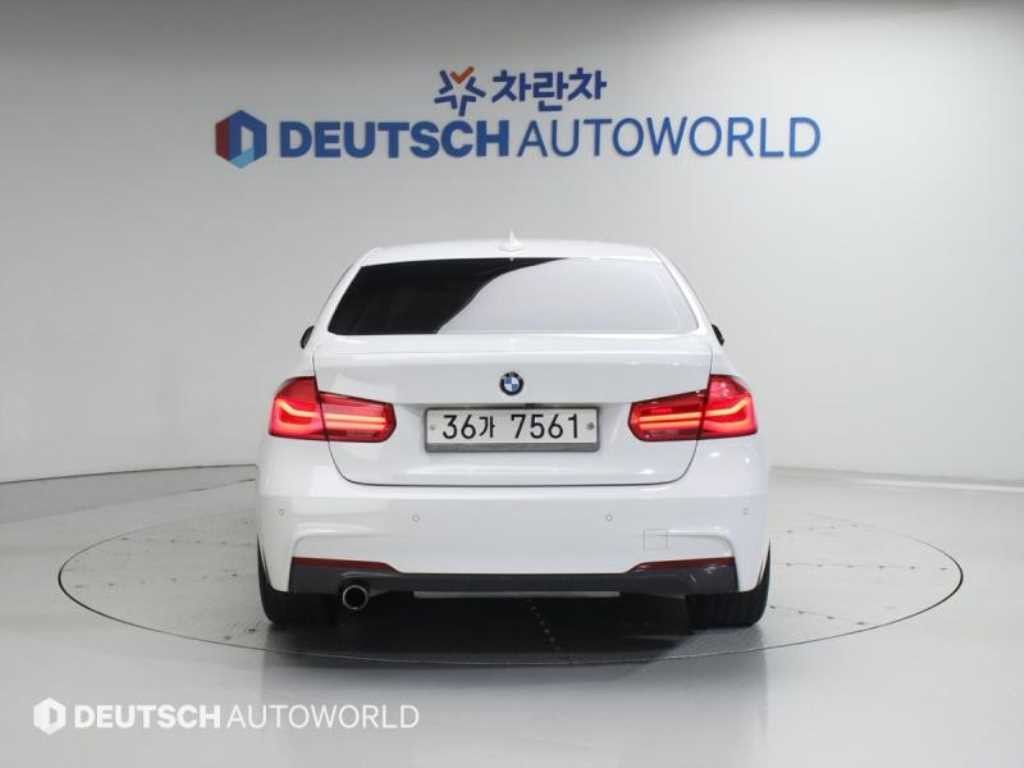 BMW 3시리즈 3시리즈 (F30) 320i M 스포츠 이미지 4