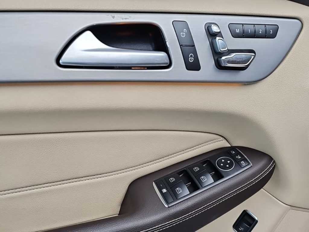 벤츠 GLE 클래스 GLE 클래스 W166 GLE 350 d 4MATIC 이미지 13
