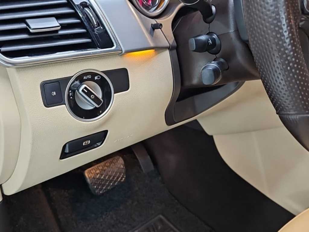 벤츠 GLE 클래스 GLE 클래스 W166 GLE 350 d 4MATIC 이미지 14