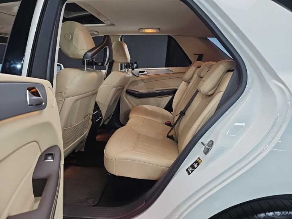 벤츠 GLE 클래스 GLE 클래스 W166 GLE 350 d 4MATIC 이미지 19