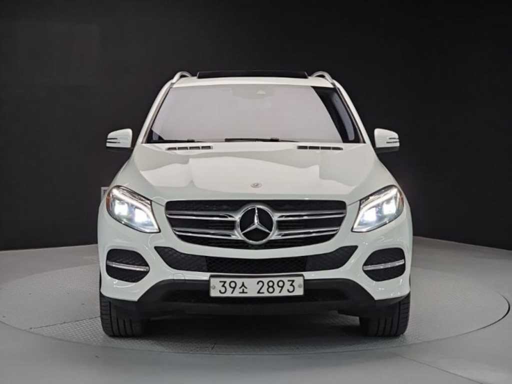벤츠 GLE 클래스 GLE 클래스 W166 GLE 350 d 4MATIC 이미지 2