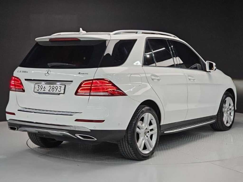벤츠 GLE 클래스 GLE 클래스 W166 GLE 350 d 4MATIC 이미지 3