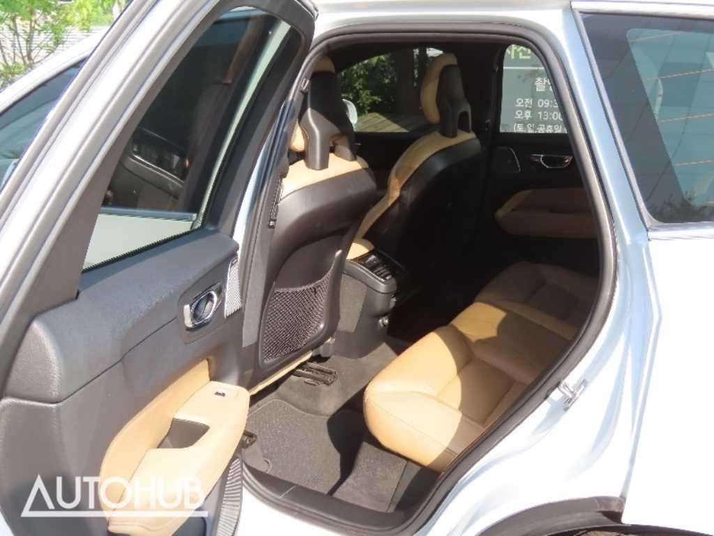 볼보 XC60 XC60(2세대) D5 AWD 인스크립션 이미지 15