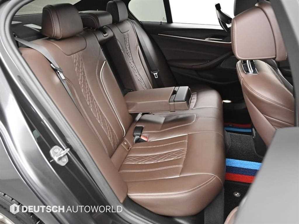 BMW 5시리즈 5시리즈 (G30) 520i M 스포츠 이미지 12