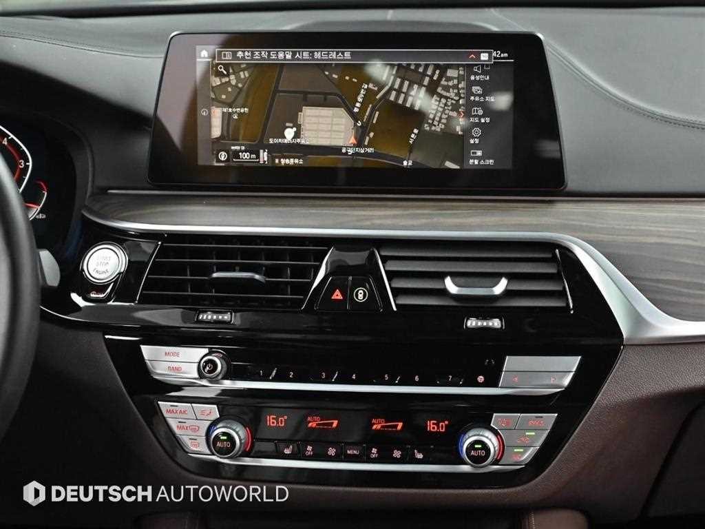 BMW 5시리즈 5시리즈 (G30) 520i M 스포츠 이미지 14