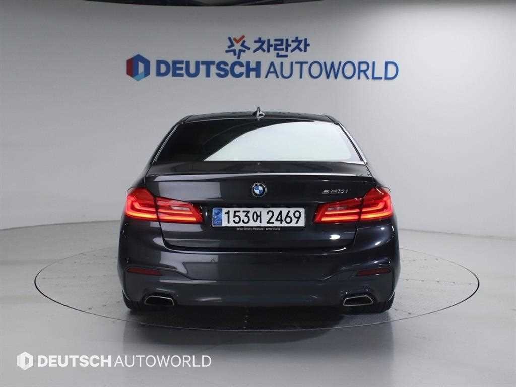 BMW 5시리즈 5시리즈 (G30) 520i M 스포츠 이미지 4