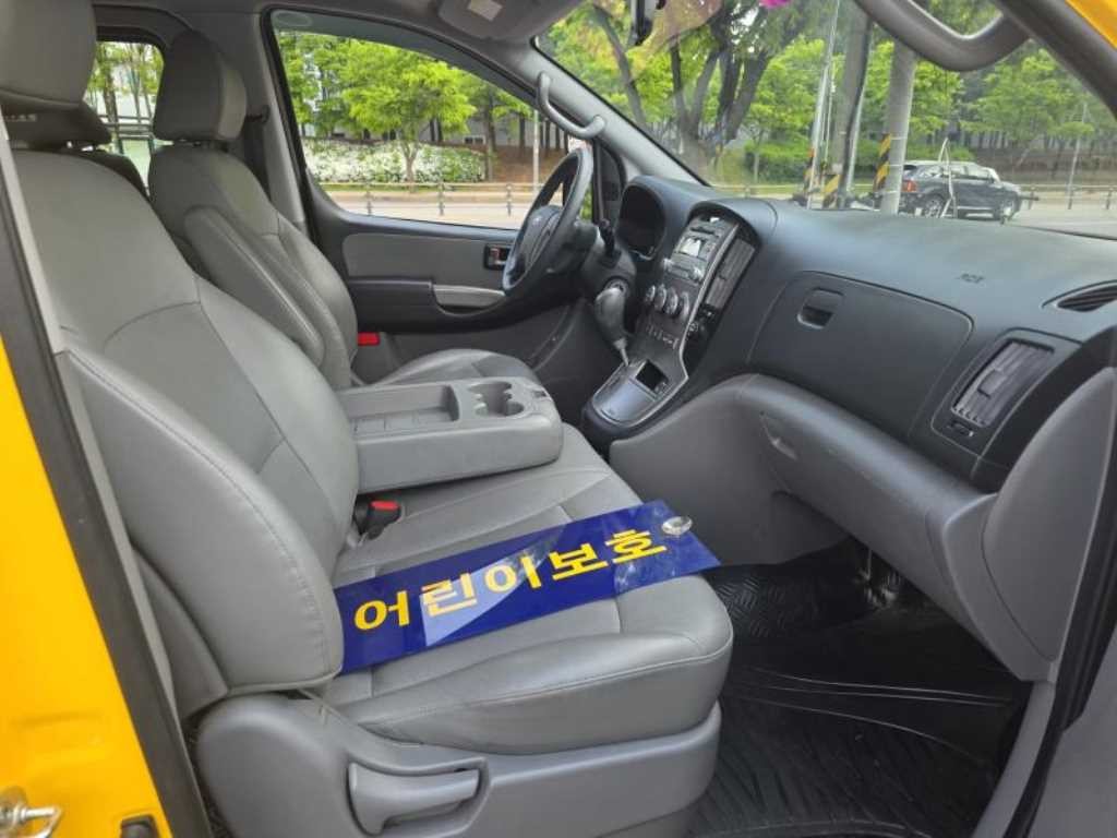 현대 스타렉스 그랜드 스타렉스 12인승 왜건 2WD 어린이보호차 CVX 럭셔리 이미지 7