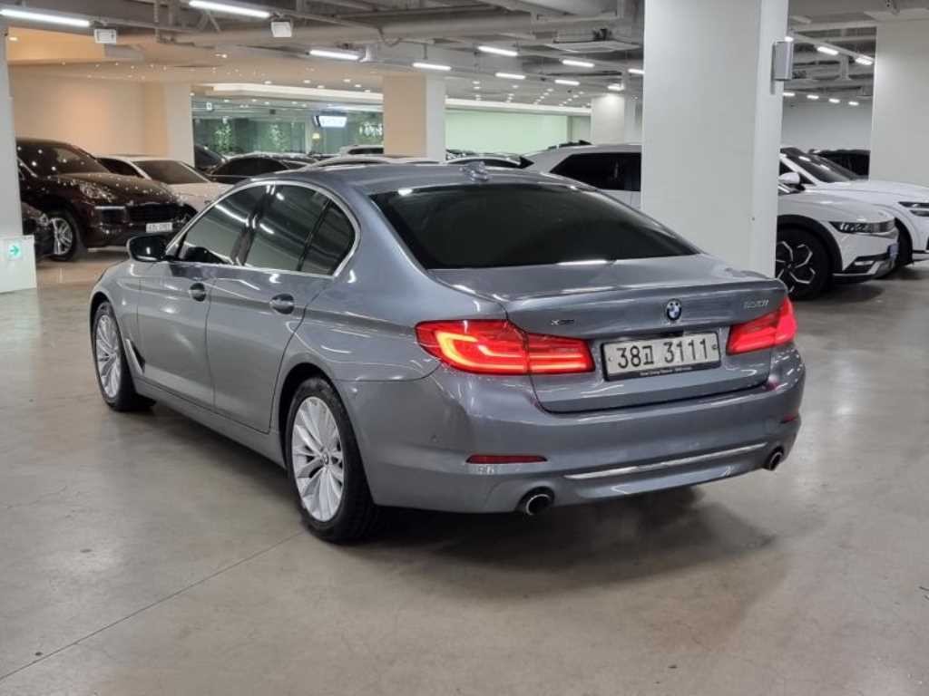 BMW 5시리즈 5시리즈 (G30) 530i xDrive 럭셔리 플러스 이미지 3