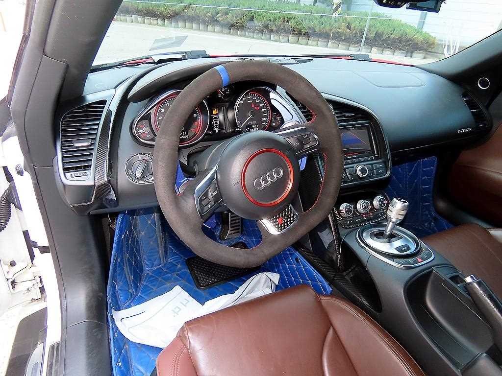 아우디 R8 5.2 V10 스파이더 이미지 11