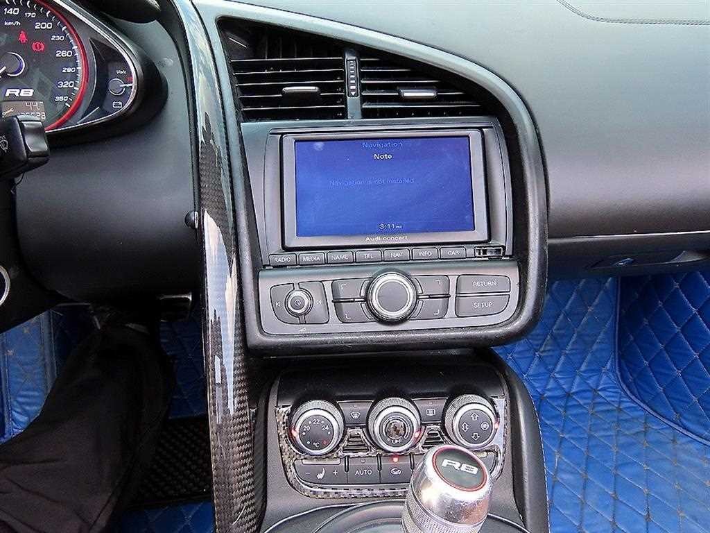 아우디 R8 5.2 V10 스파이더 이미지 17