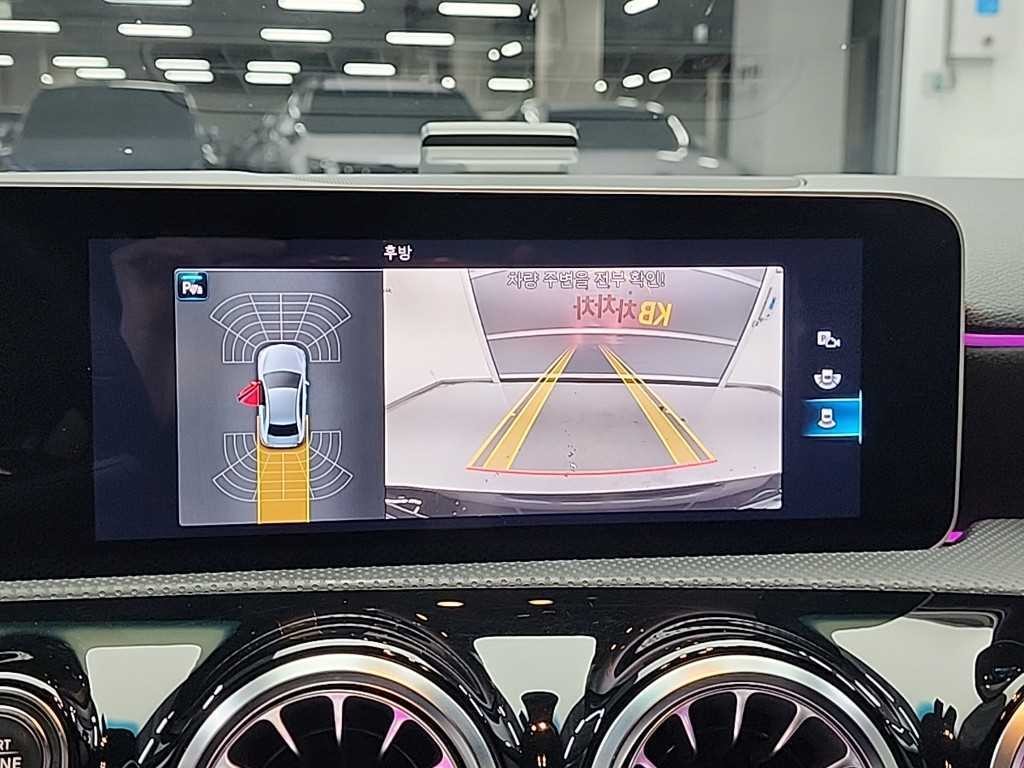 벤츠 A 클래스 A클래스 W177 A220 세단 이미지 14