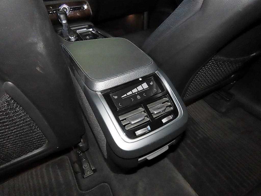 볼보 XC90 XC90 2세대 2.0 T6 AWD 모멘텀 이미지 14