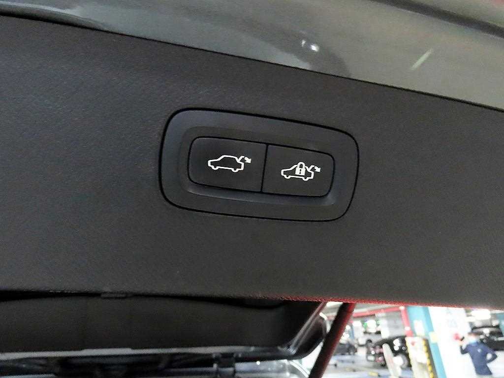 볼보 XC90 XC90 2세대 2.0 T6 AWD 모멘텀 이미지 16