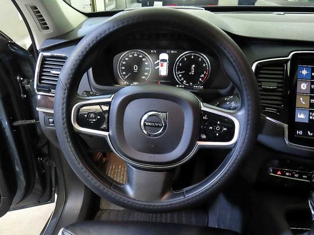 볼보 XC90 XC90 2세대 2.0 T6 AWD 모멘텀 이미지 8