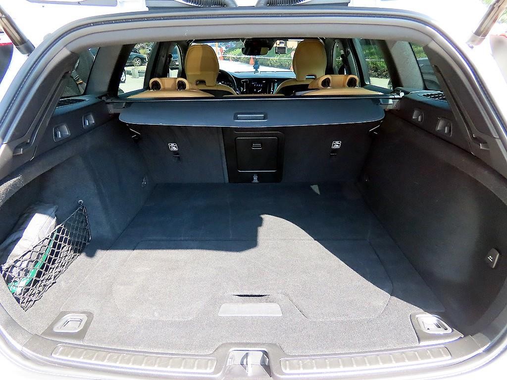 볼보 V60 V60 크로스 컨트리 2세대 2.0 B5 프로 AWD 이미지 17