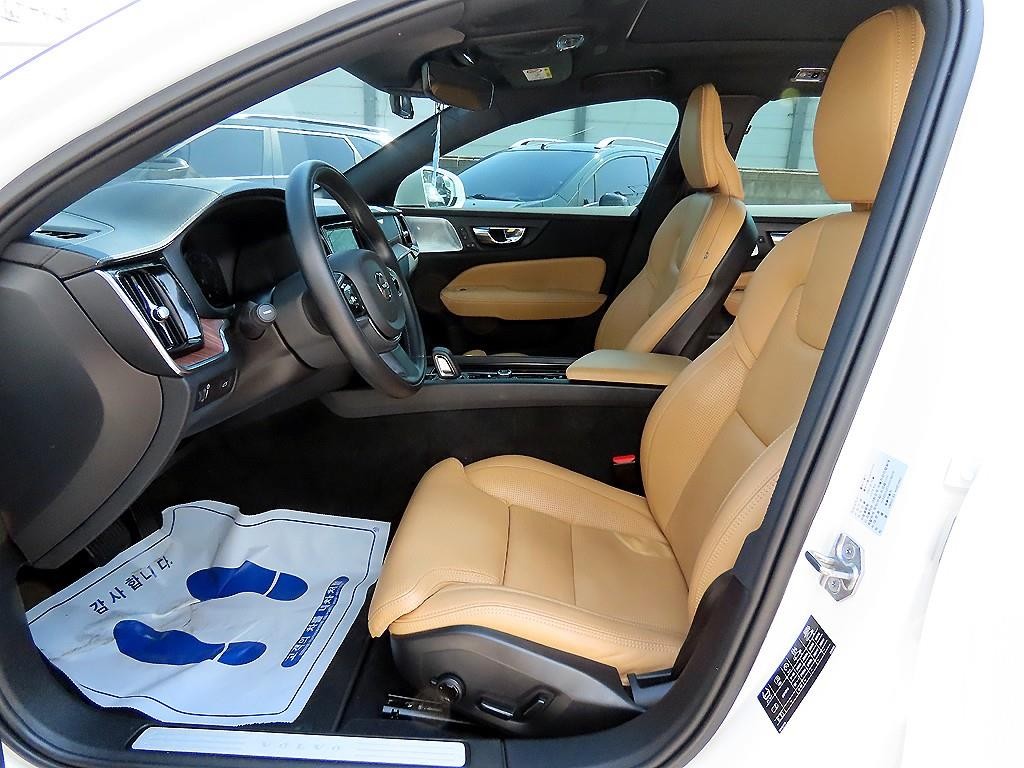 볼보 V60 V60 크로스 컨트리 2세대 2.0 B5 프로 AWD 이미지 5