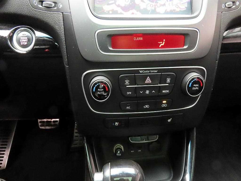 기아 쏘렌토 뉴 쏘렌토 R 2WD 2.0 TLX 스페셜 이미지 15