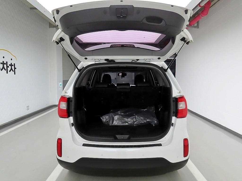 기아 쏘렌토 뉴 쏘렌토 R 2WD 2.0 TLX 스페셜 이미지 5