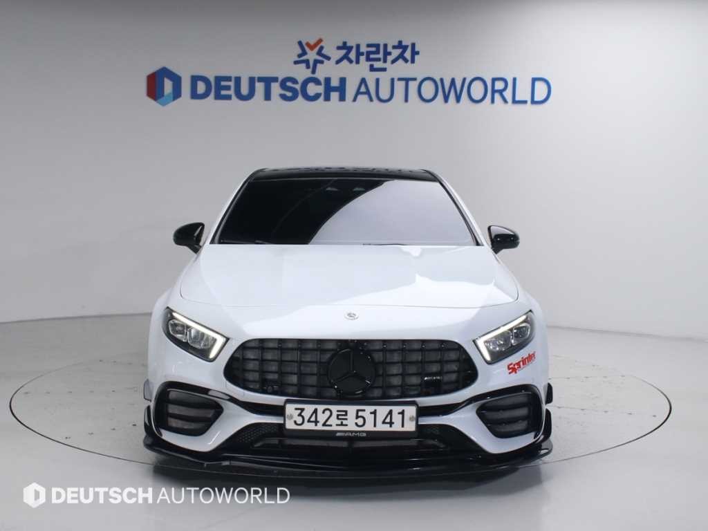 벤츠 A 클래스 A클래스 W177 AMG A45 4MATIC+ 해치백 이미지 3