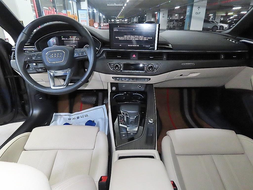 아우디 A5 A5 (F5) 40 TFSI 콰트로 프리미엄 스포트백 이미지 10
