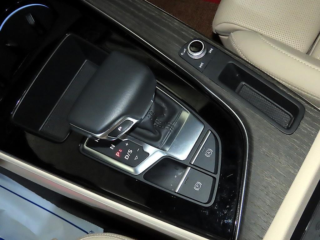 아우디 A5 A5 (F5) 40 TFSI 콰트로 프리미엄 스포트백 이미지 12
