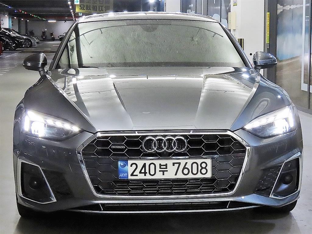 아우디 A5 A5 (F5) 40 TFSI 콰트로 프리미엄 스포트백 이미지 2