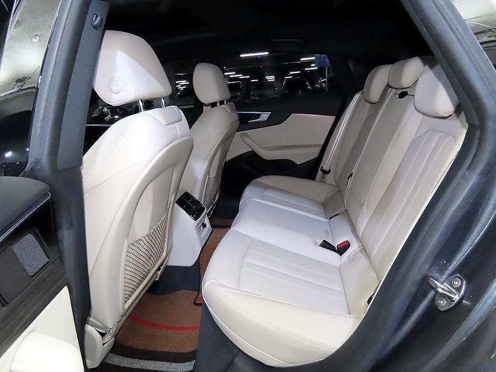아우디 A5 A5 (F5) 40 TFSI 콰트로 프리미엄 스포트백 이미지 7