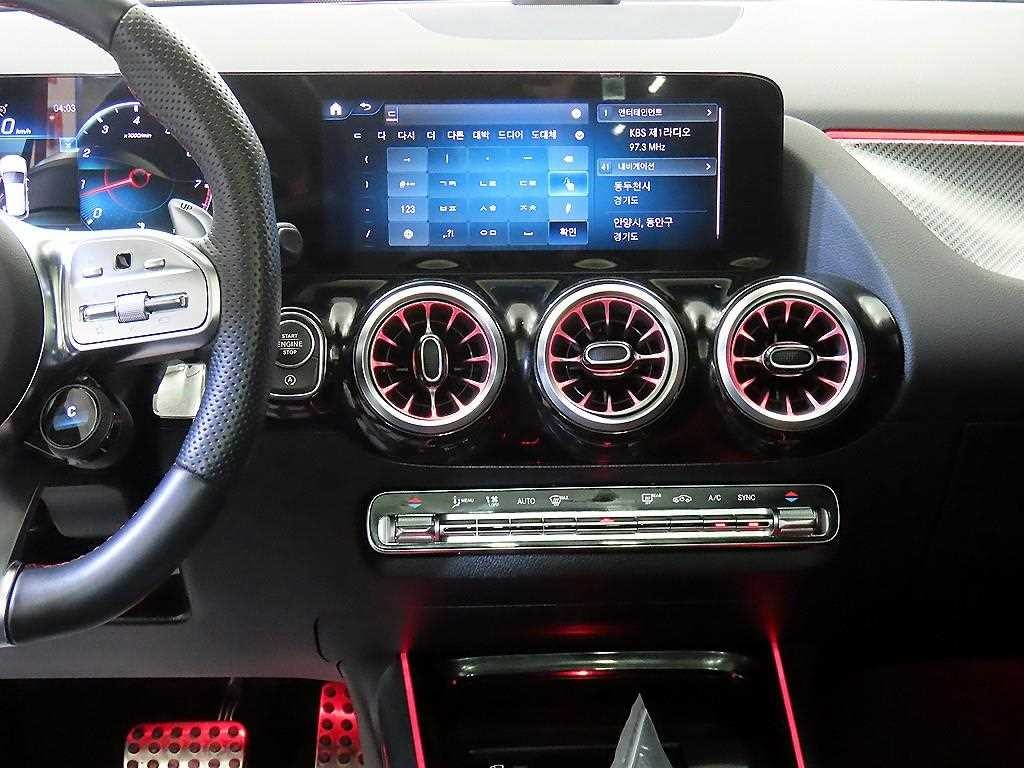벤츠 GLA 클래스 GLA클래스 H247 GLA45 AMG 4MATIC + 이미지 11