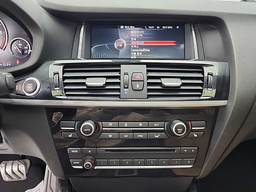BMW X4 X4 (F26) xDrive 20d 이미지 10