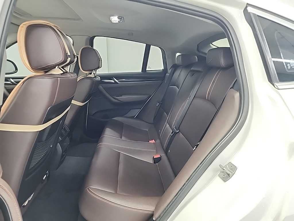 BMW X4 X4 (F26) xDrive 20d 이미지 12
