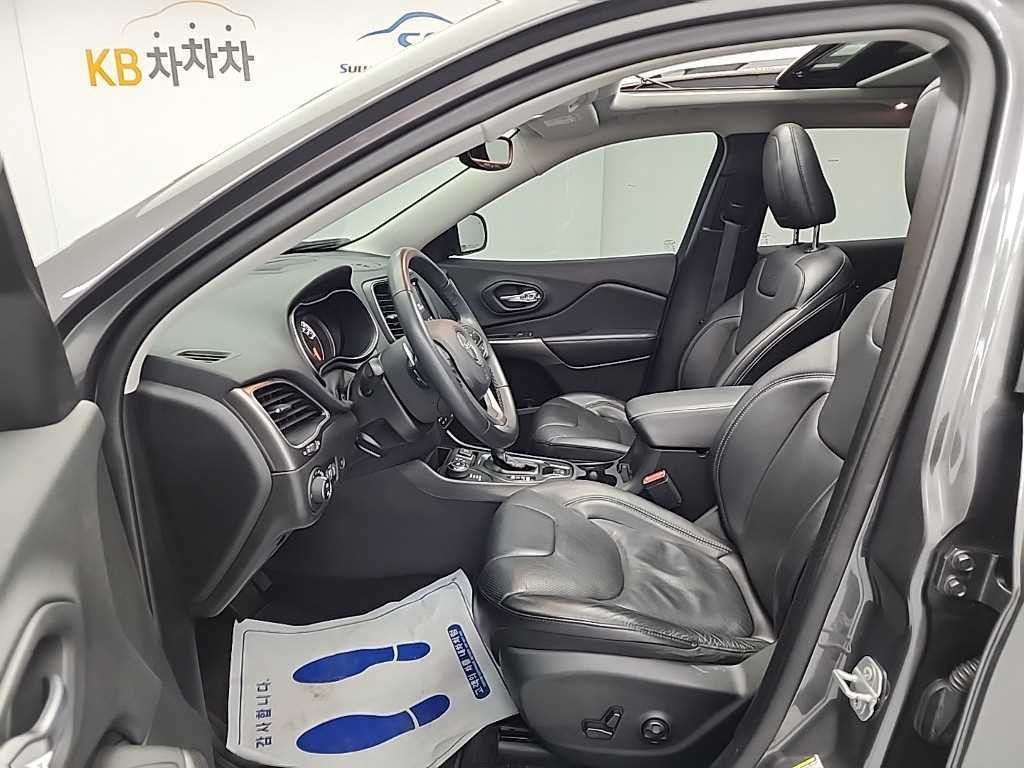 지프 체로키 체로키(KL) 2.4 론지튜드 하이 AWD 이미지 11
