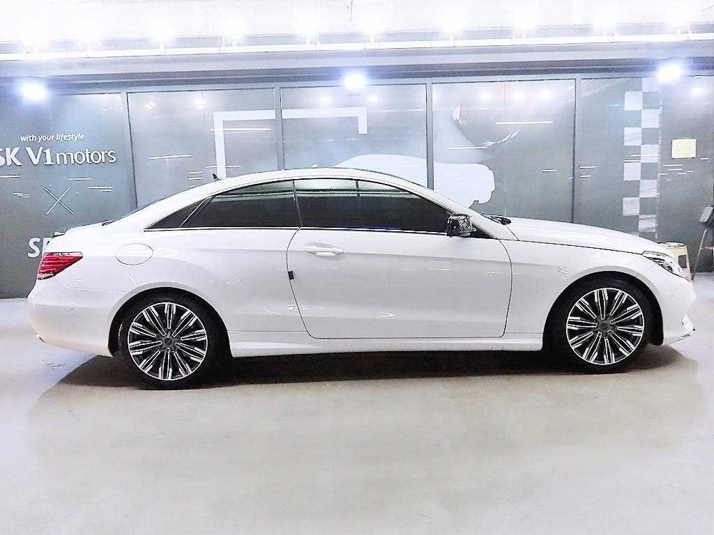 벤츠 E 클래스 E-클래스 W212 E200 쿠페 이미지 3