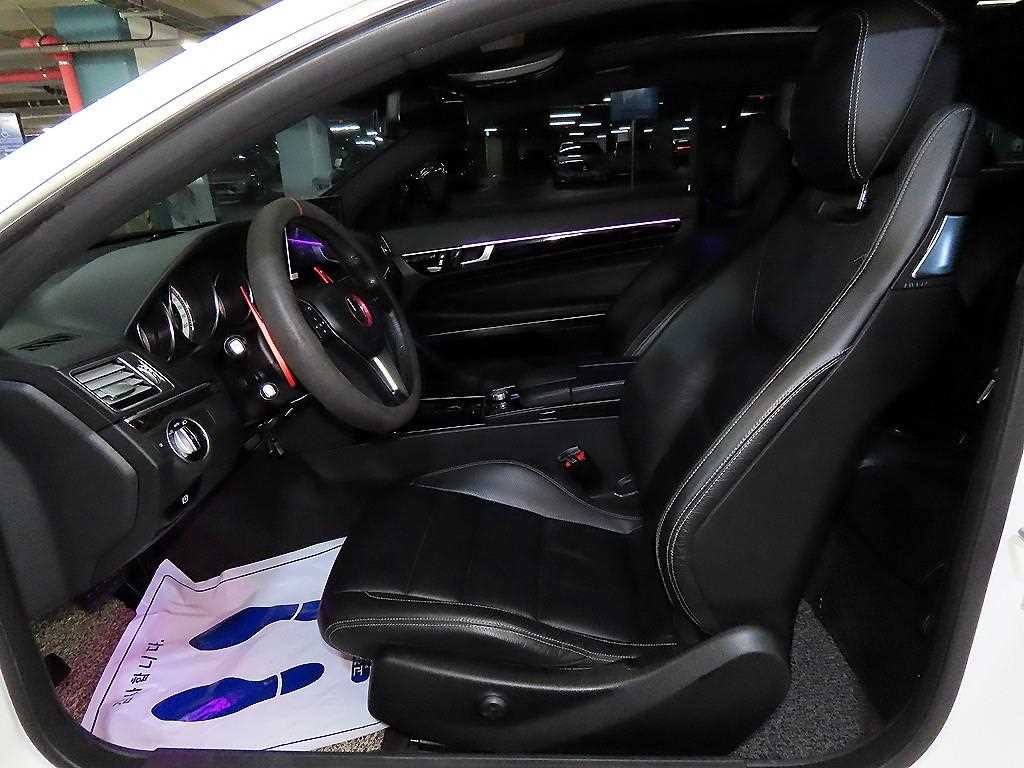 벤츠 E 클래스 E-클래스 W212 E200 쿠페 이미지 6