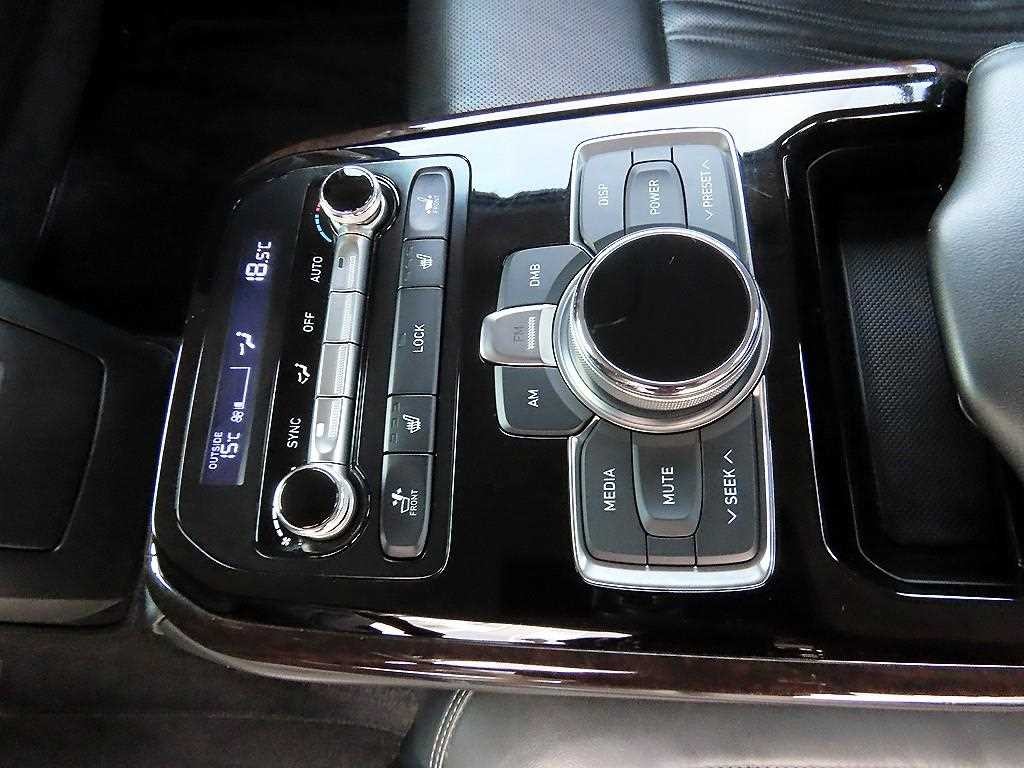 제네시스 EQ900 3.8 GDI AWD 프리미엄 럭셔리 이미지 16