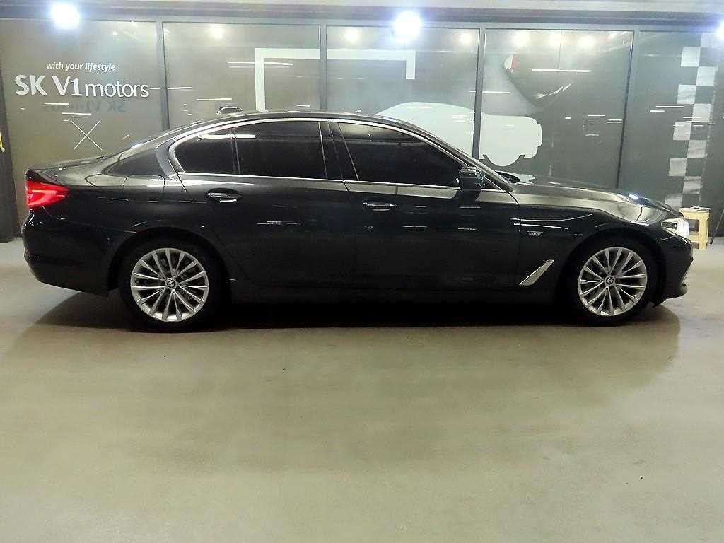 BMW 5시리즈 5시리즈 (G30) 530i 럭셔리 플러스 이미지 3