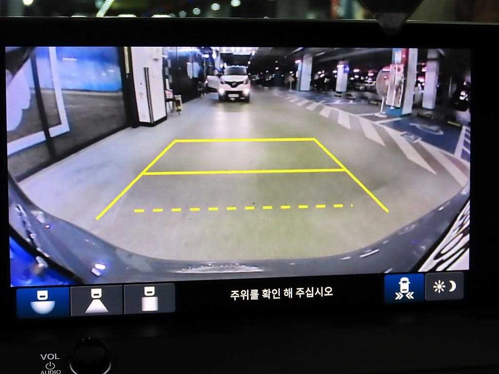 혼다 어코드 어코드(10세대) 2.0 하이브리드 투어링 이미지 15