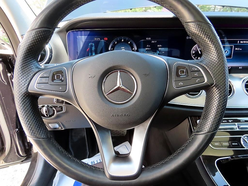 벤츠 E 클래스 E-클래스 W213 E350d 이미지 8