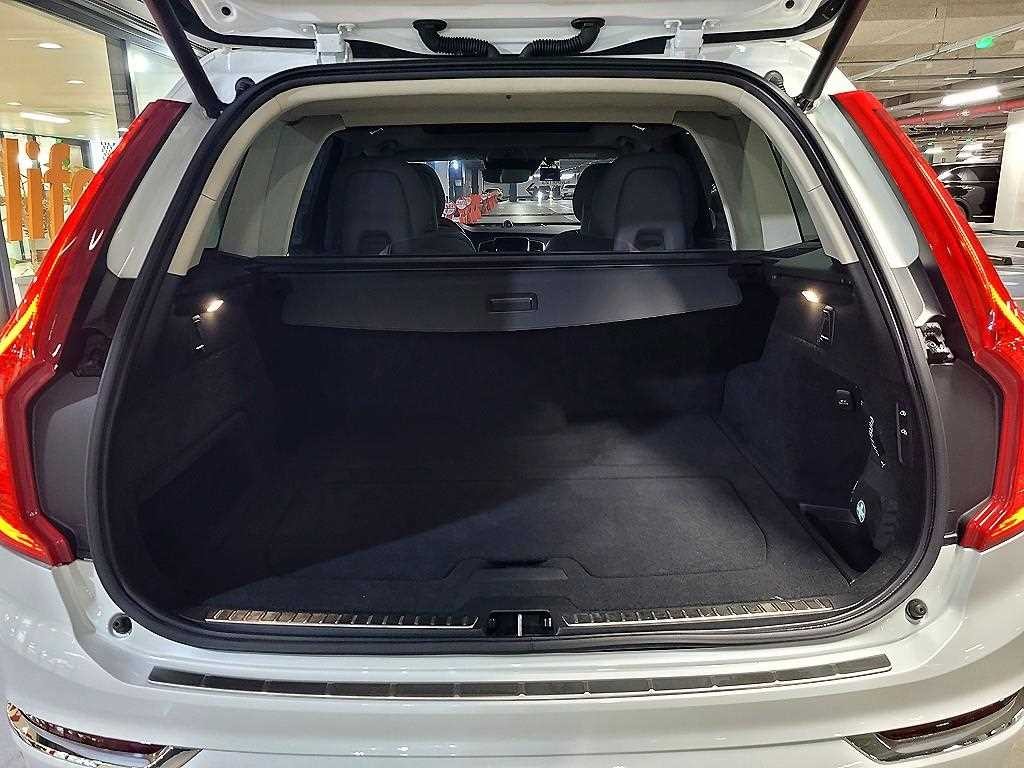 볼보 XC90 XC90 2세대 2.0 T8 AWD 엑셀런스 이미지 18
