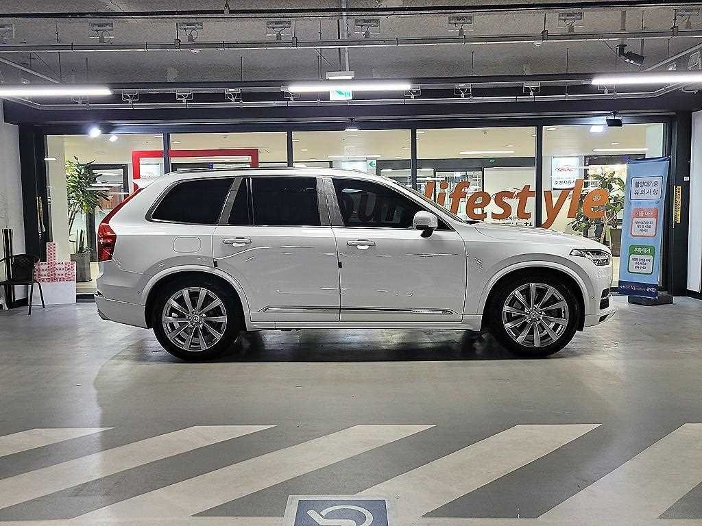 볼보 XC90 XC90 2세대 2.0 T8 AWD 엑셀런스 이미지 3