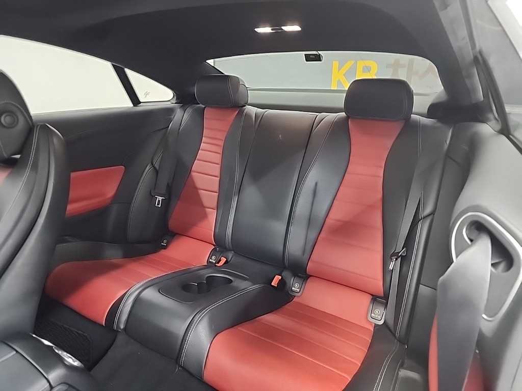 벤츠 E 클래스 E-클래스 W213 E220d 쿠페 이미지 12