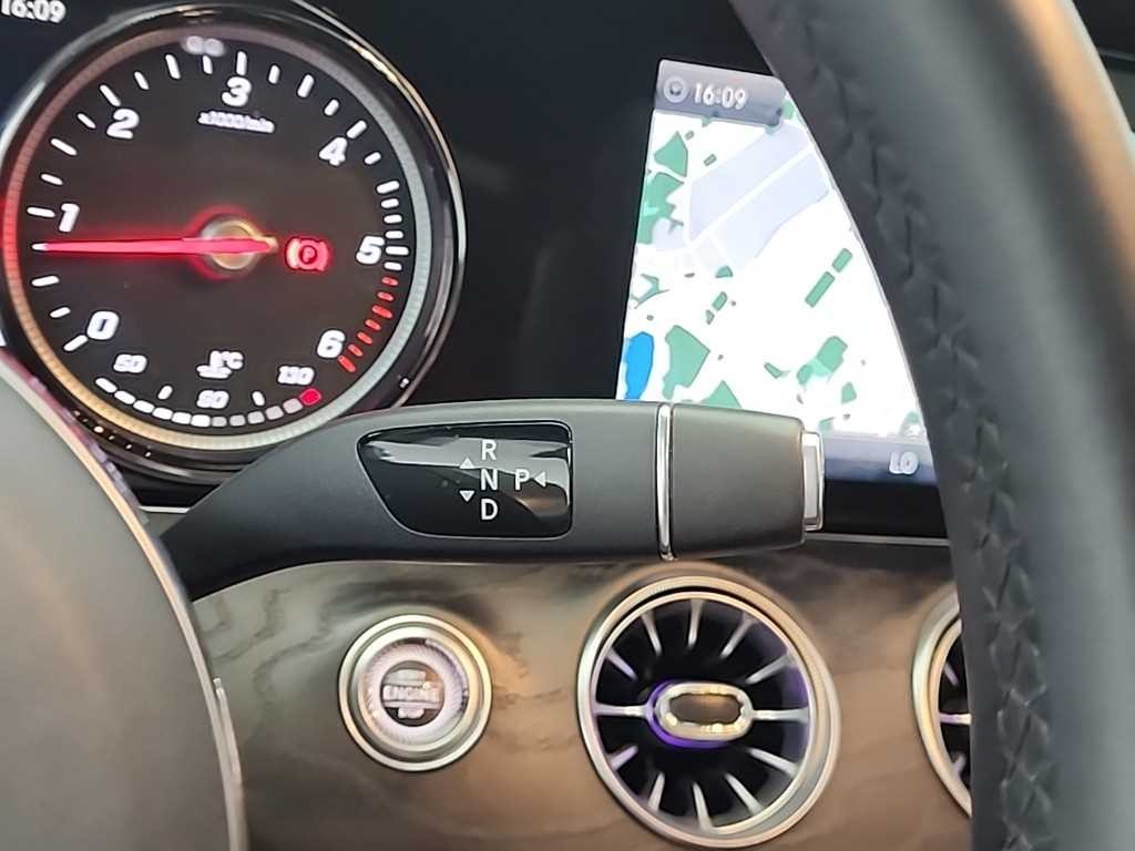 벤츠 E 클래스 E-클래스 W213 E220d 쿠페 이미지 8