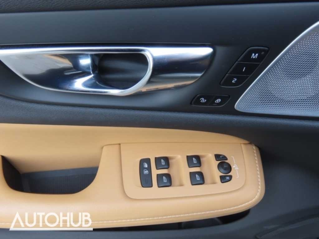 볼보 V60 V60 크로스 컨트리 2세대 2.0 B5 프로 AWD 이미지 13