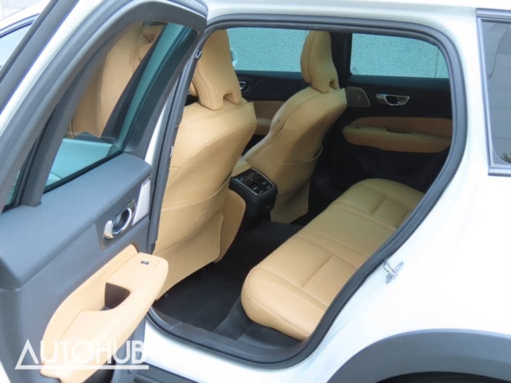 볼보 V60 V60 크로스 컨트리 2세대 2.0 B5 프로 AWD 이미지 15