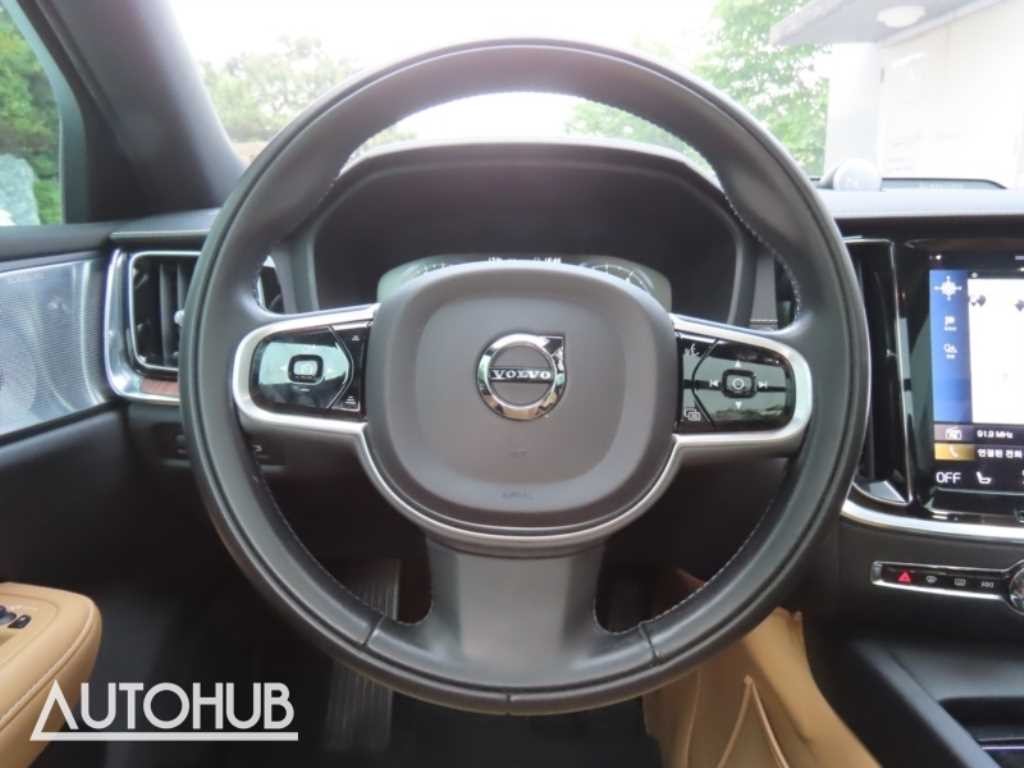 볼보 V60 V60 크로스 컨트리 2세대 2.0 B5 프로 AWD 이미지 17