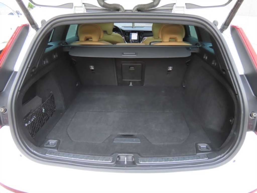 볼보 V60 V60 크로스 컨트리 2세대 2.0 B5 프로 AWD 이미지 19