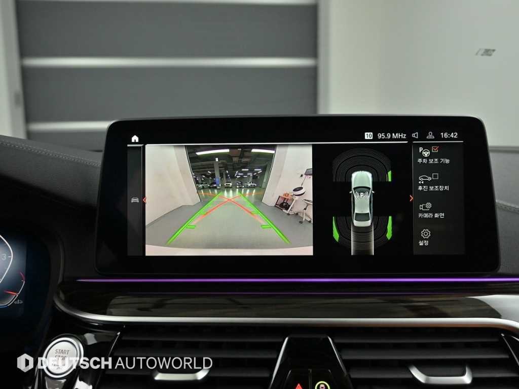 BMW 5시리즈 5시리즈 (G30) 520i 럭셔리 이미지 15